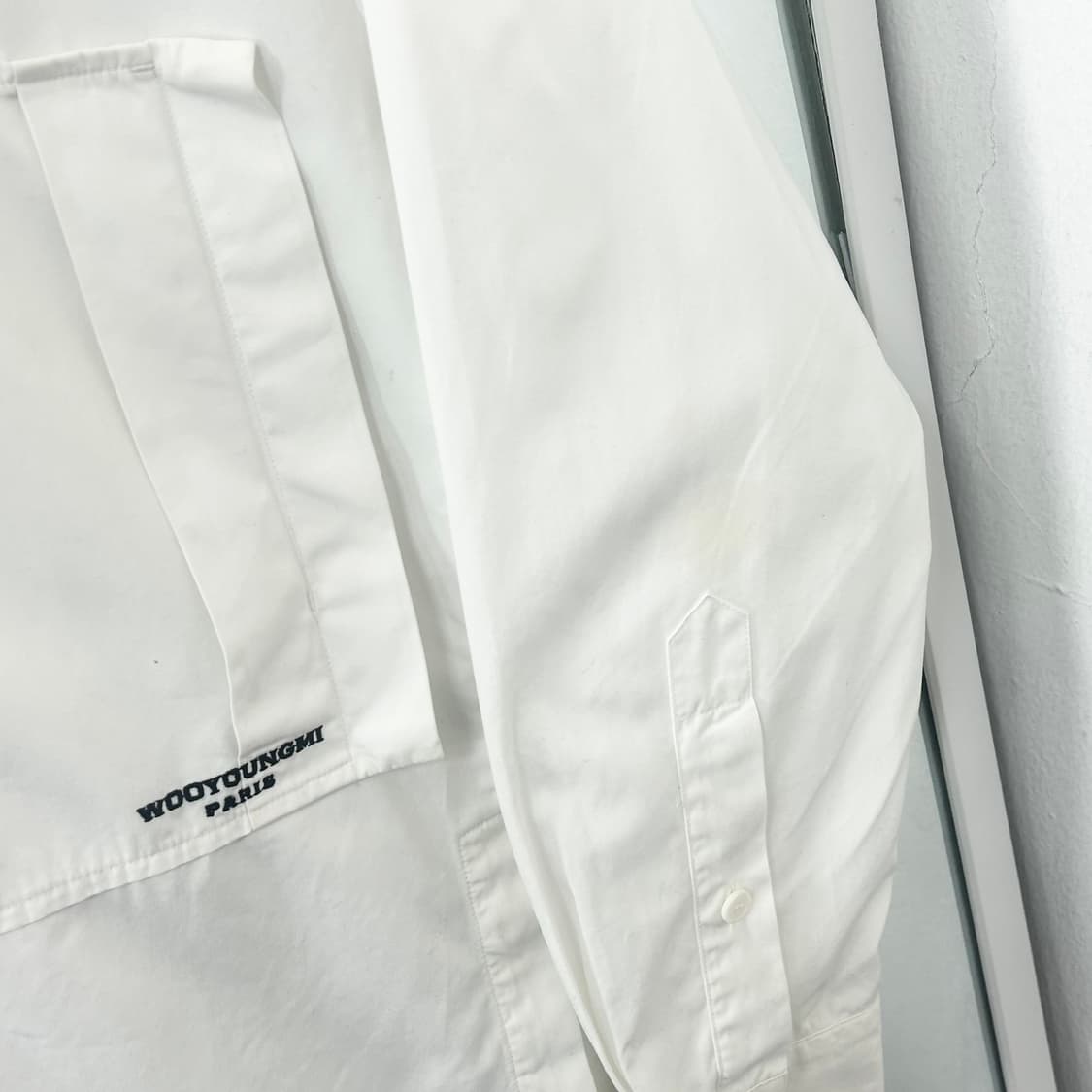 우영미 백로고 셔츠 상품이미지10
