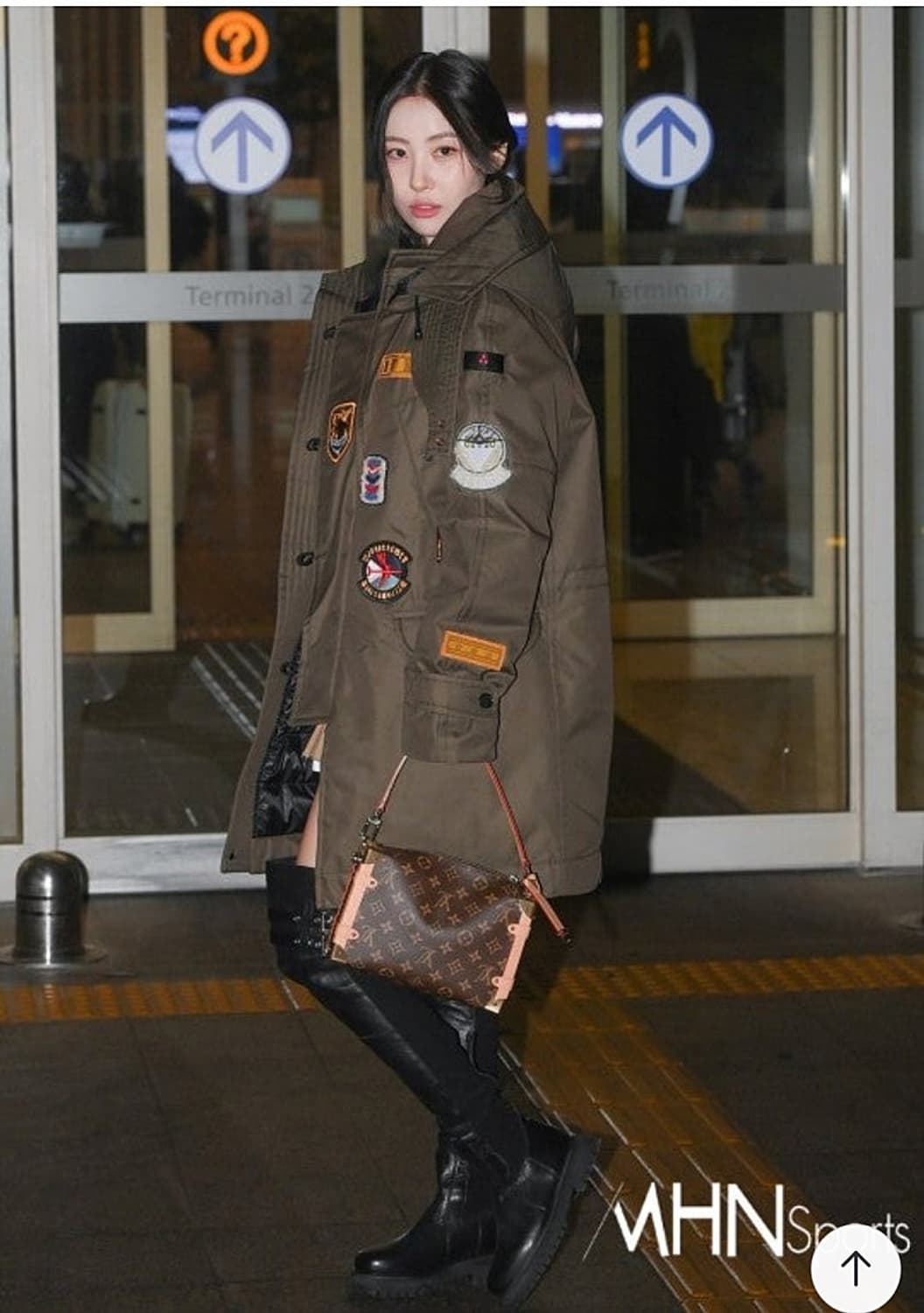 여) 페트레이 마커패치 다운파카  상품이미지10