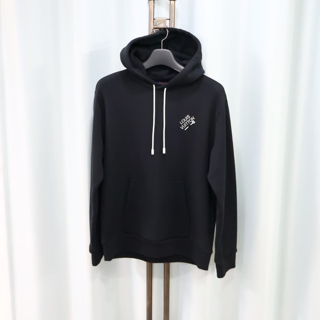 루이비통 시그니처 엠브로이더드 블랙 후드티 L/100 상품이미지2