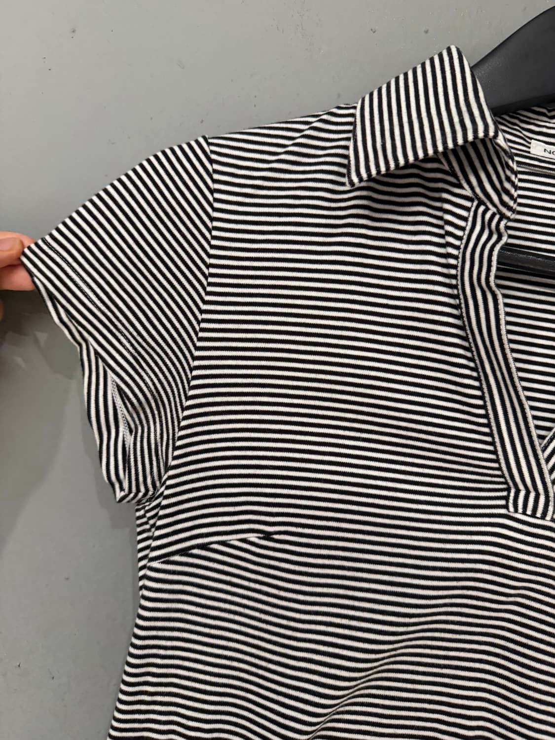 stripe v-neck cutting collar top 상품이미지8