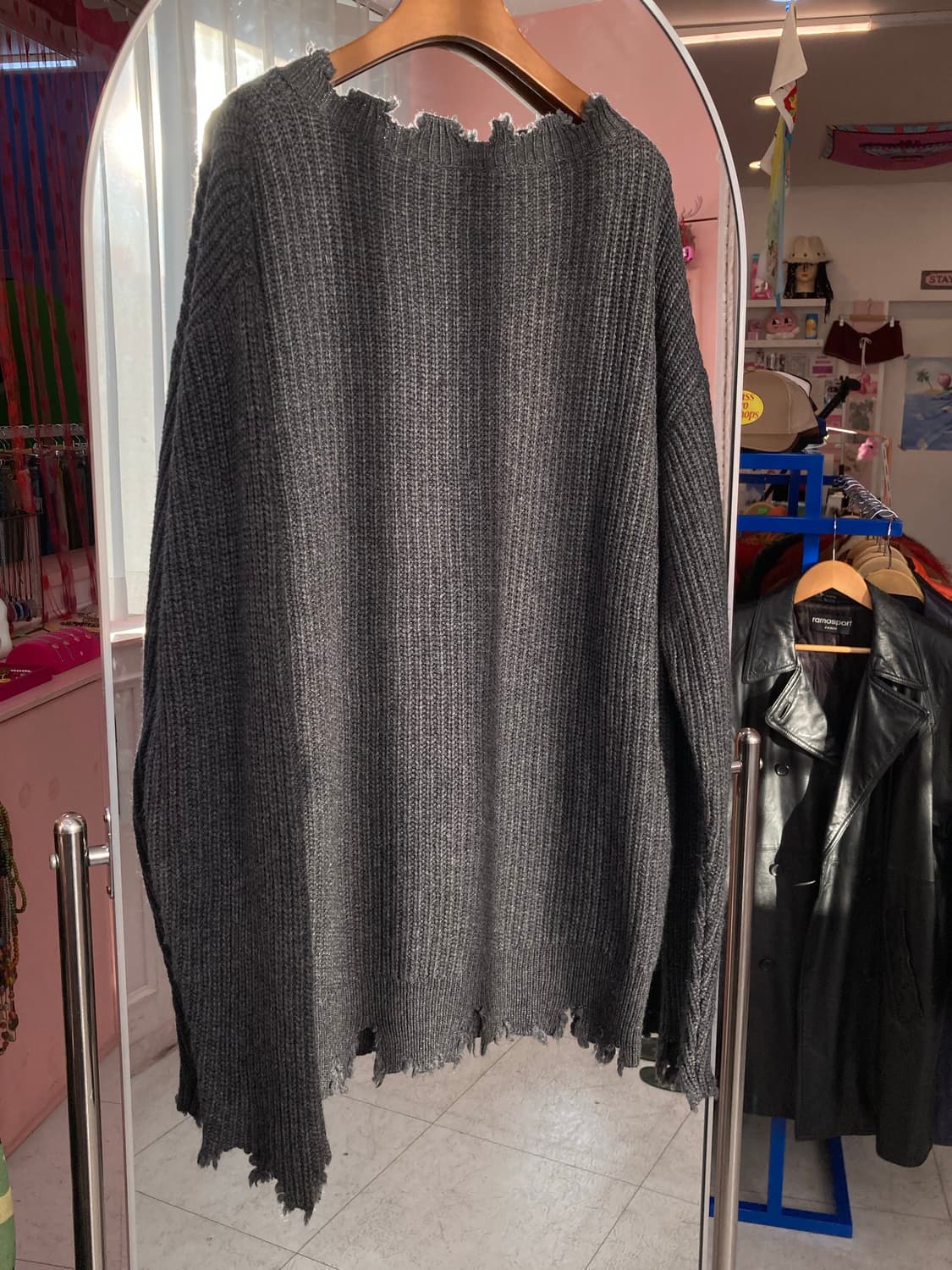 그런지 그레이 브이넥 니트 상품이미지6