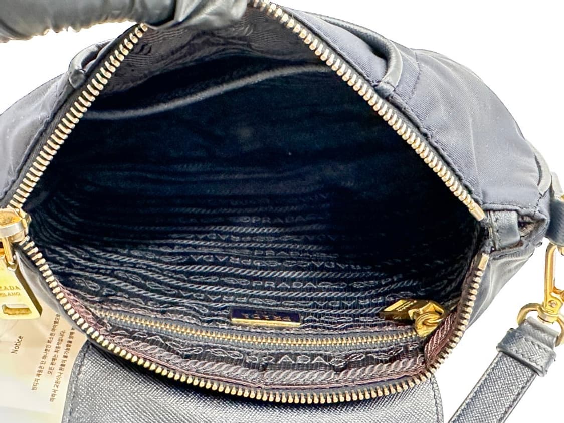 프라다 포코노 사피아노 플랩 크로스백(정품) 상품이미지10