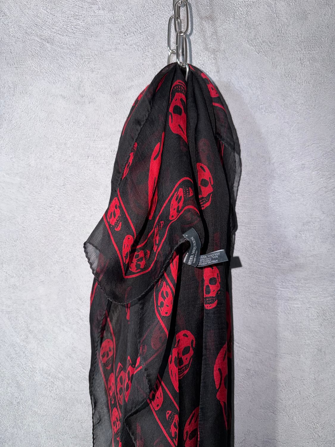 Alexander McQueen Red Skull Silk Scarf 상품이미지3