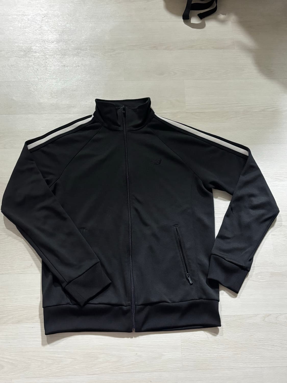 뉴발란스 트랙탑 져지 L 상품이미지4