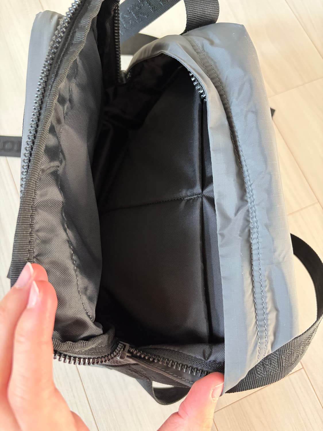 노스페이스 퍼플라벨 숄더백 아스팔트 그레이 상품이미지5