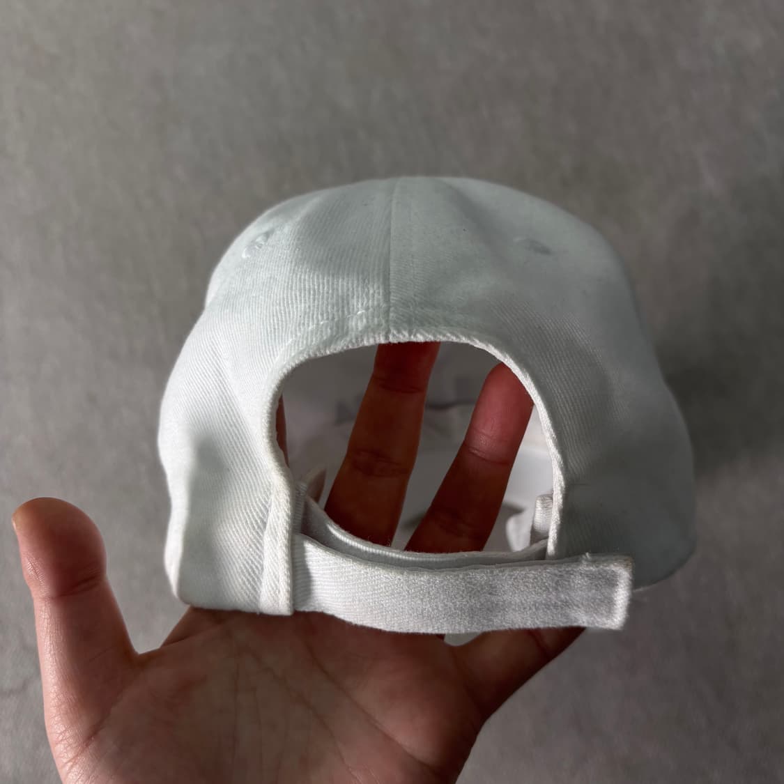 발렌시아가 화이트 자수 볼캡   상품이미지5