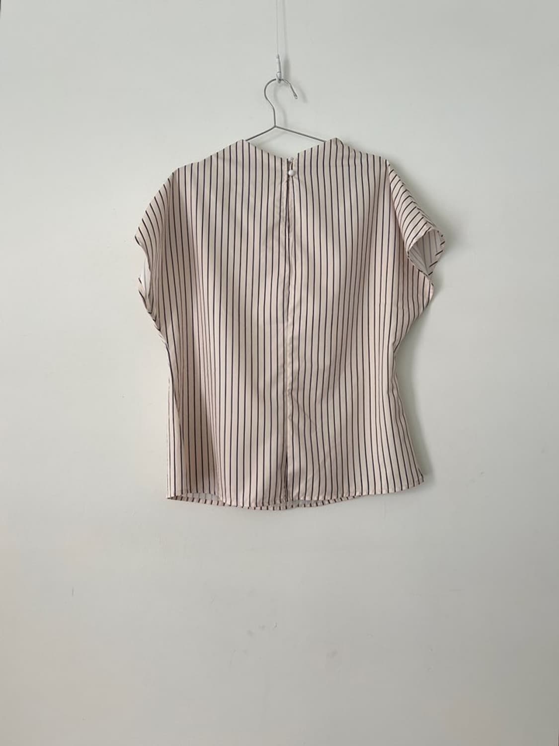 High neck tailored half blouse 상품이미지7