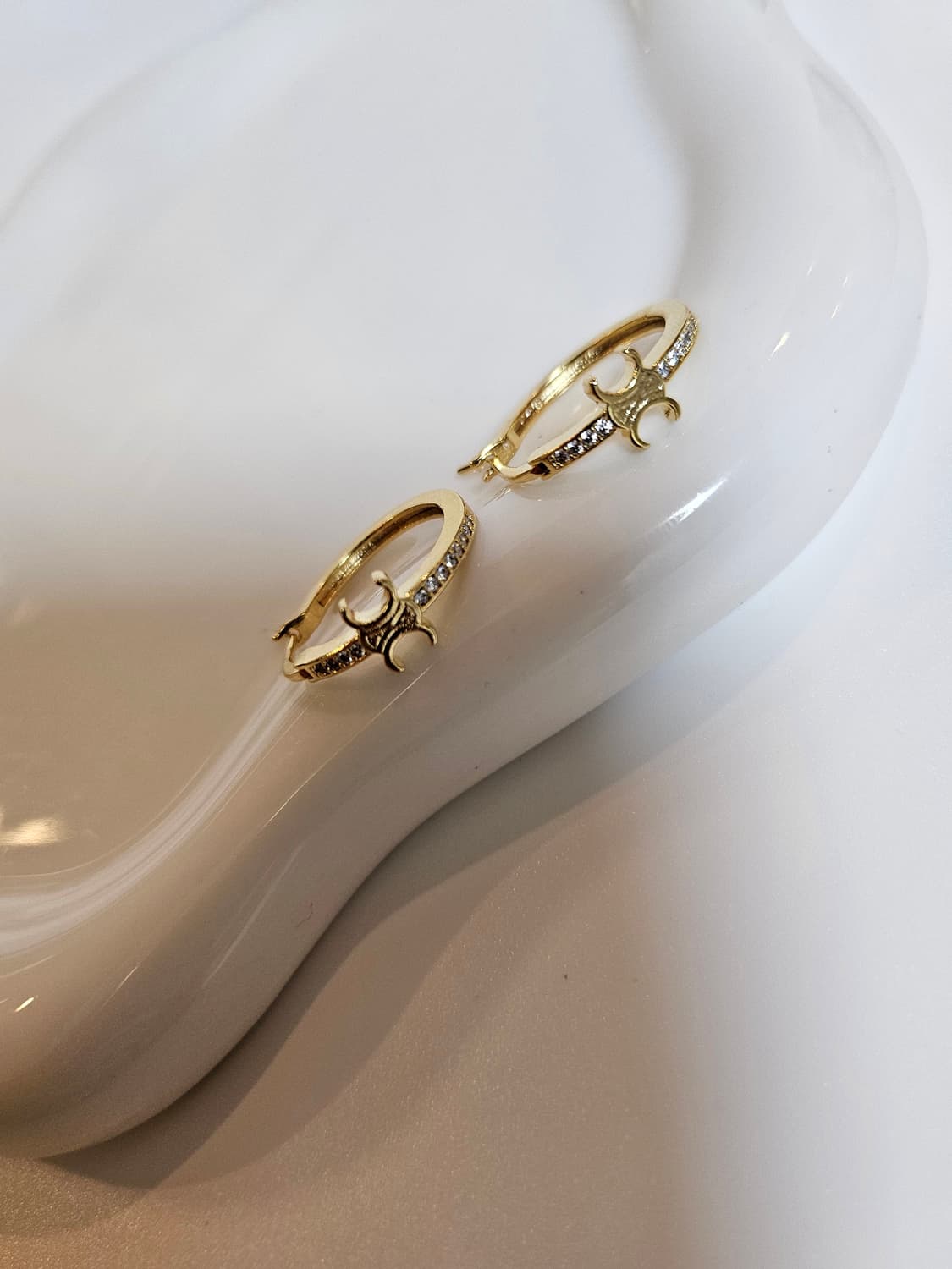 셀린느 라인스톤 트리오페 후프링 귀걸이  금장 상품이미지1