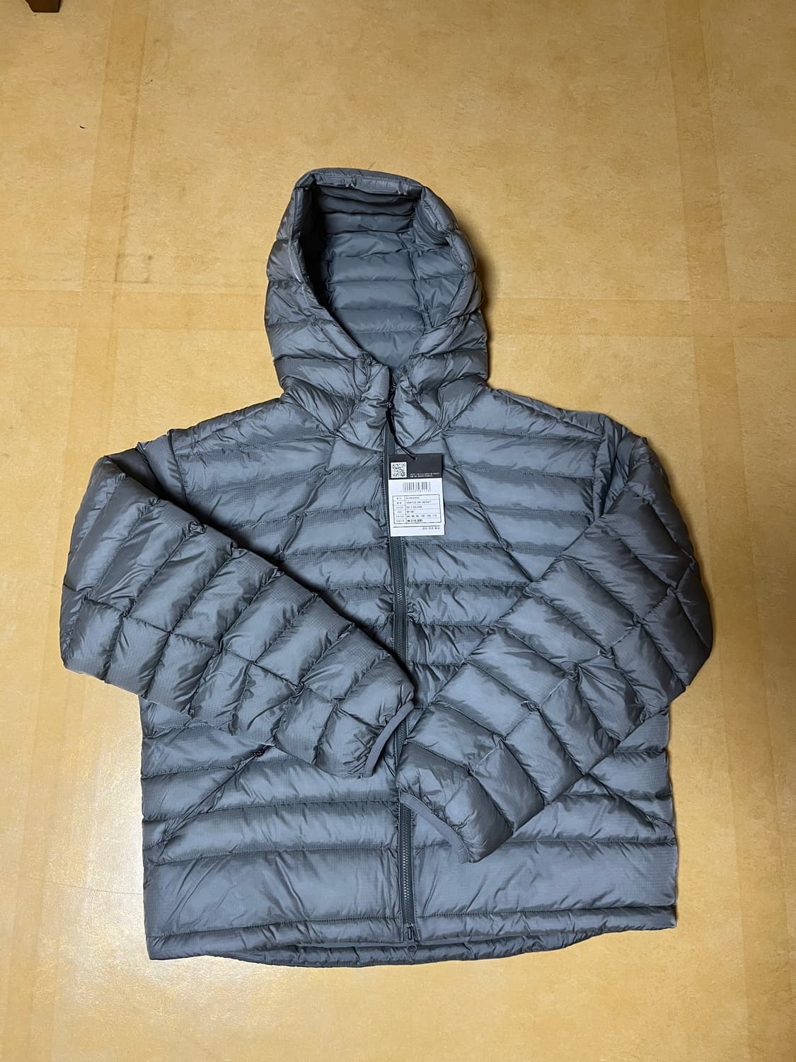 벤투스 온 자켓 실버색상  M사이즈 새상품 팝니다. 상품이미지2