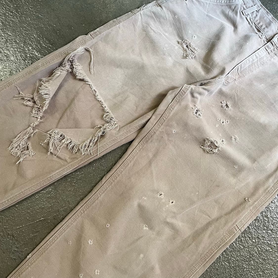 Carhartt 데미지 카펜터 팬츠 (34“) 상품이미지4