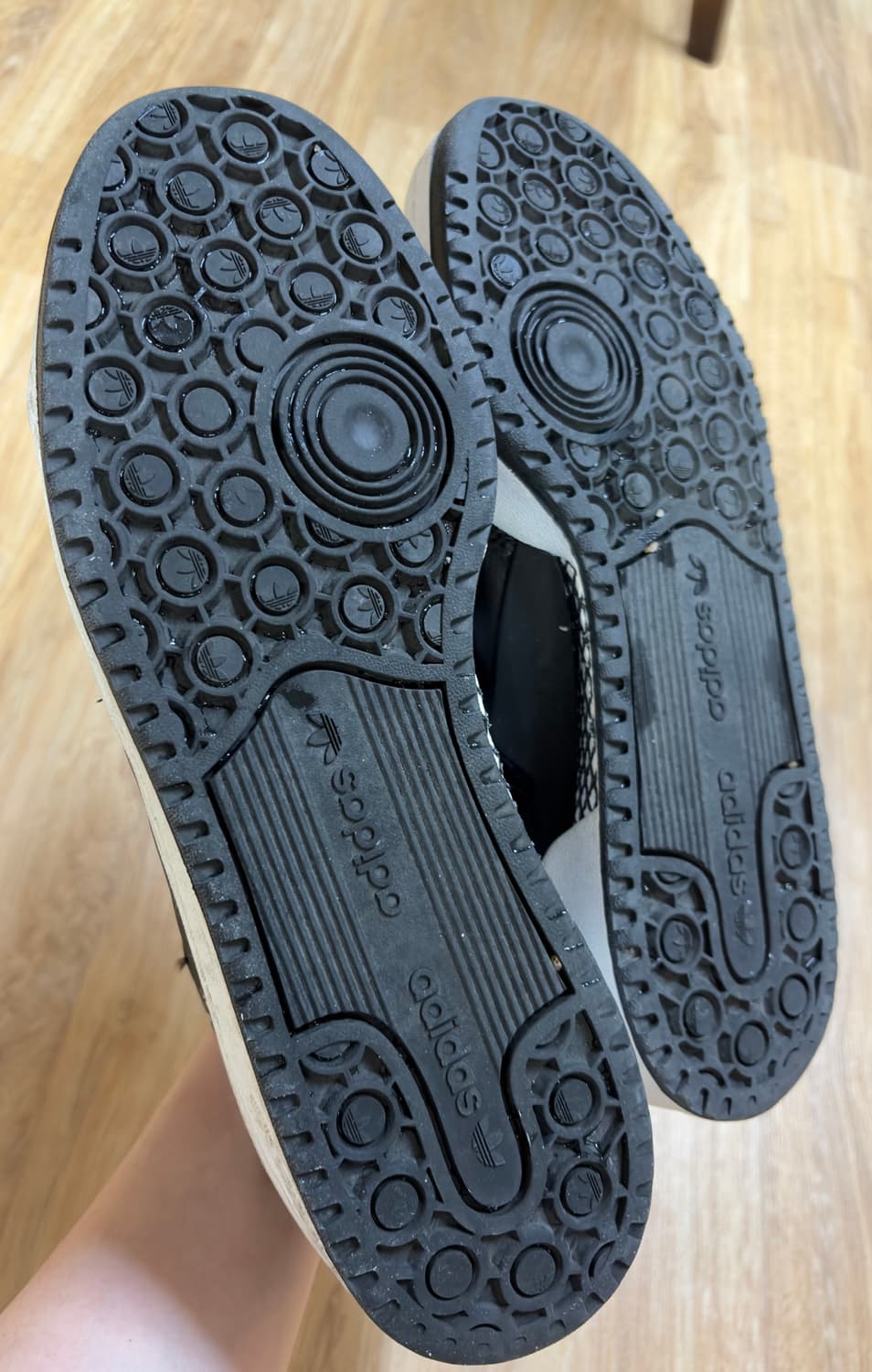 아디다스 포럼 로우 코어블랙 클라우드 화이트 상품이미지4