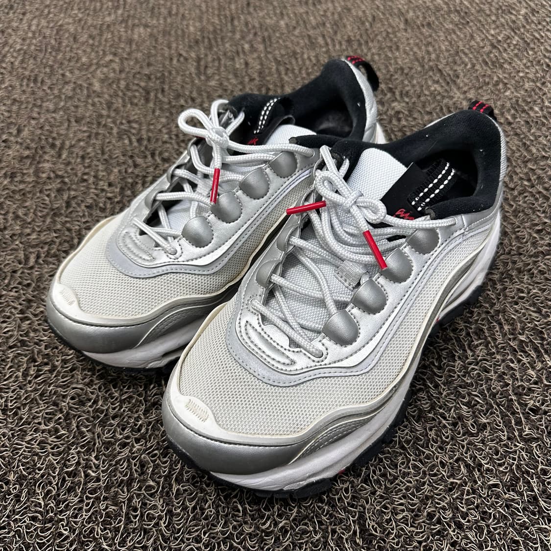 NIKE 나이키 에어맥스 97 퓨추라 실버 운동화 235사이즈 상품이미지3