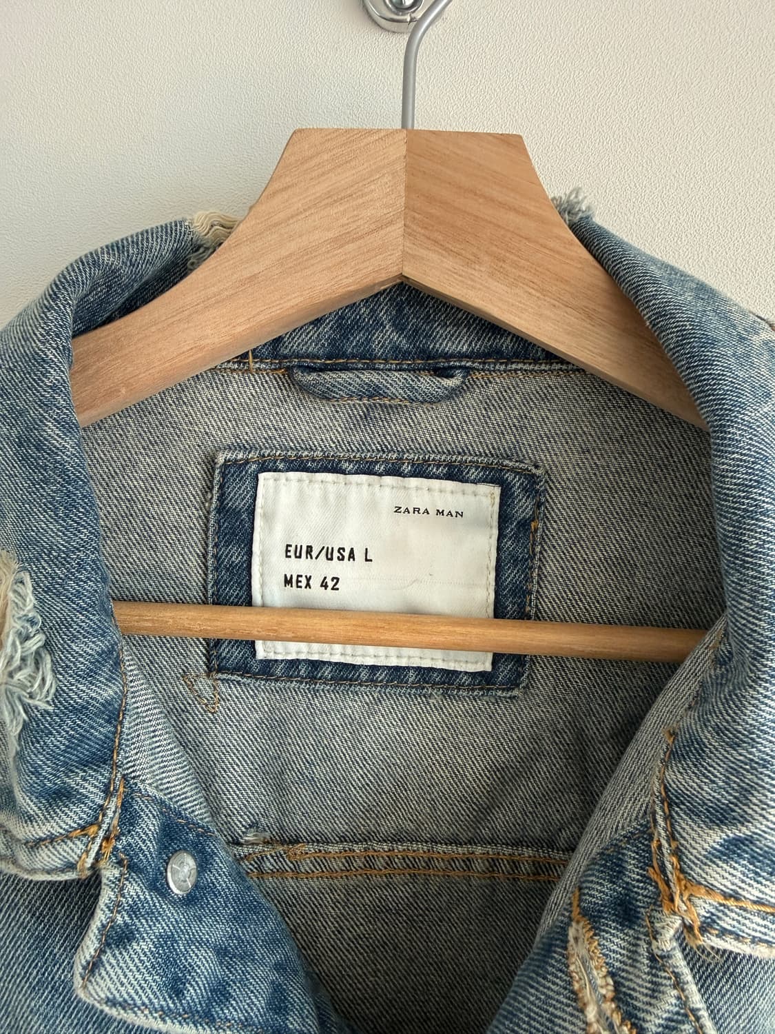 자라(ZARA) 디스트로이드 데님 자켓 상품이미지9