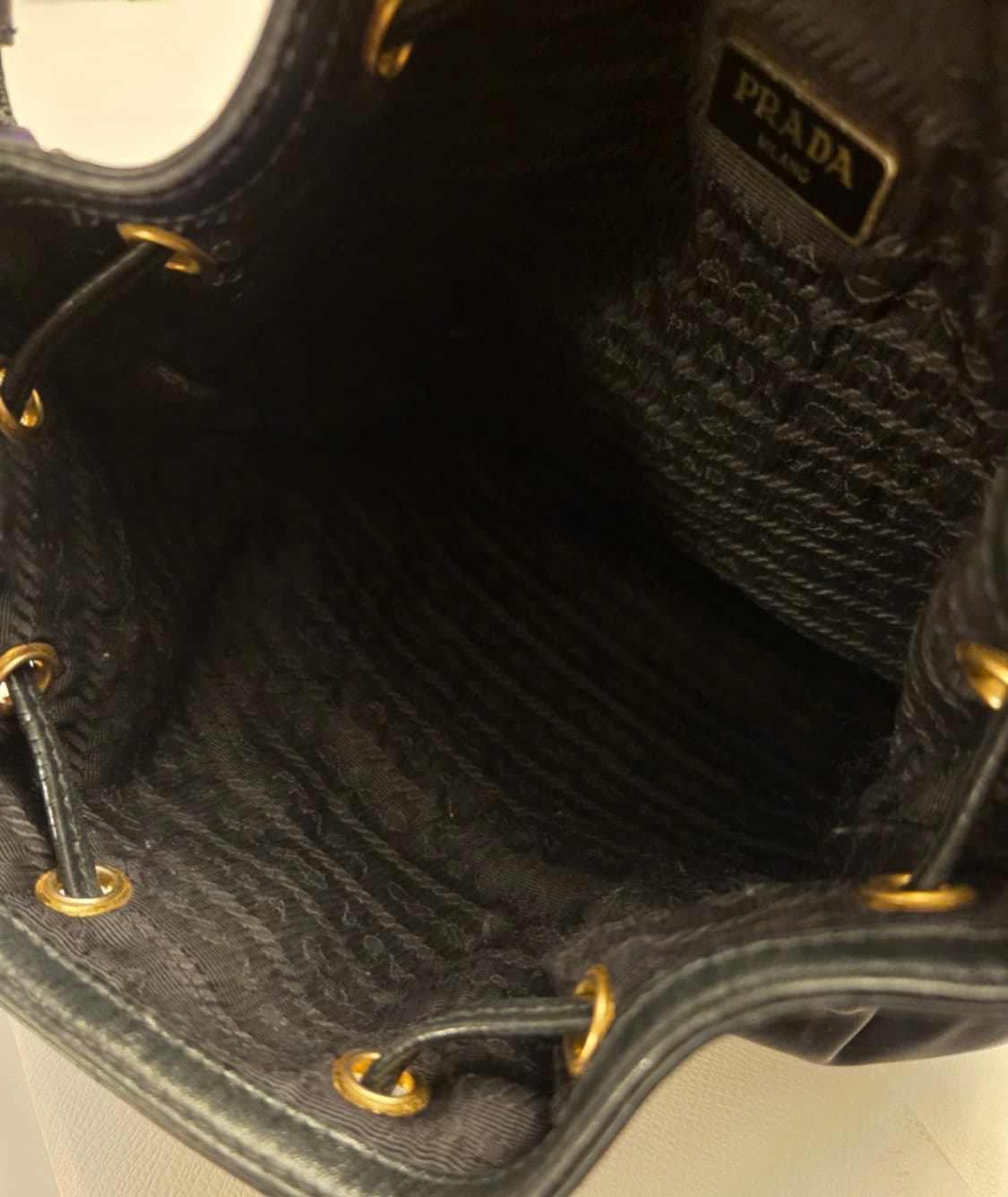 [정품] 프라다 듀엣 리나일론 삼각로고  버킷 크로스백  상품이미지4