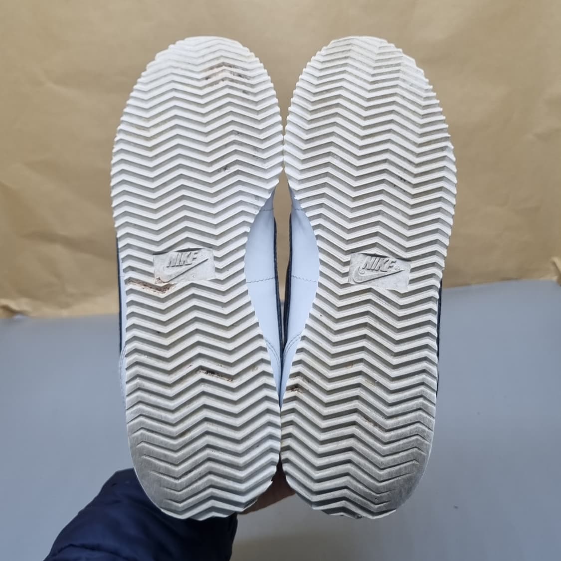 나이키 코르테즈 흰검 여성운동화240  상품이미지3