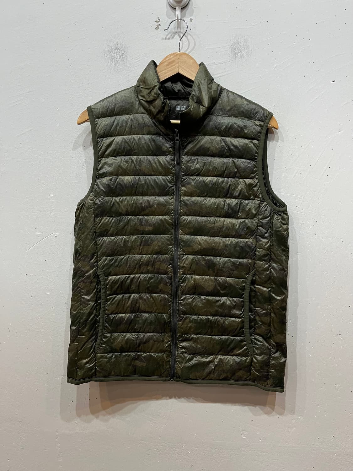 유니클로 밀리터리 다운 경량 패딩 베스트 조끼 M 상품이미지1