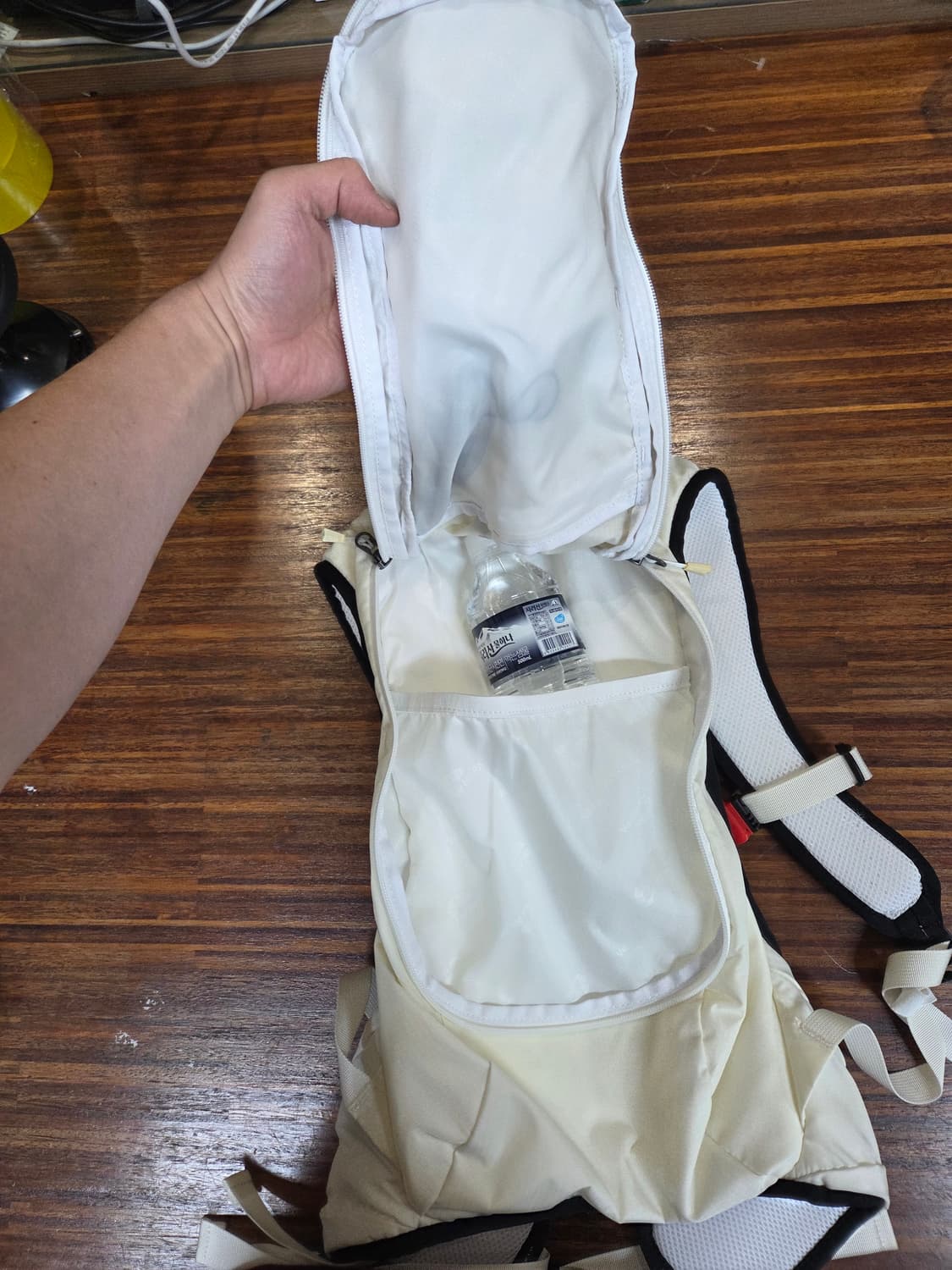 네파 보티스 경량 백팩 15L 상품이미지5