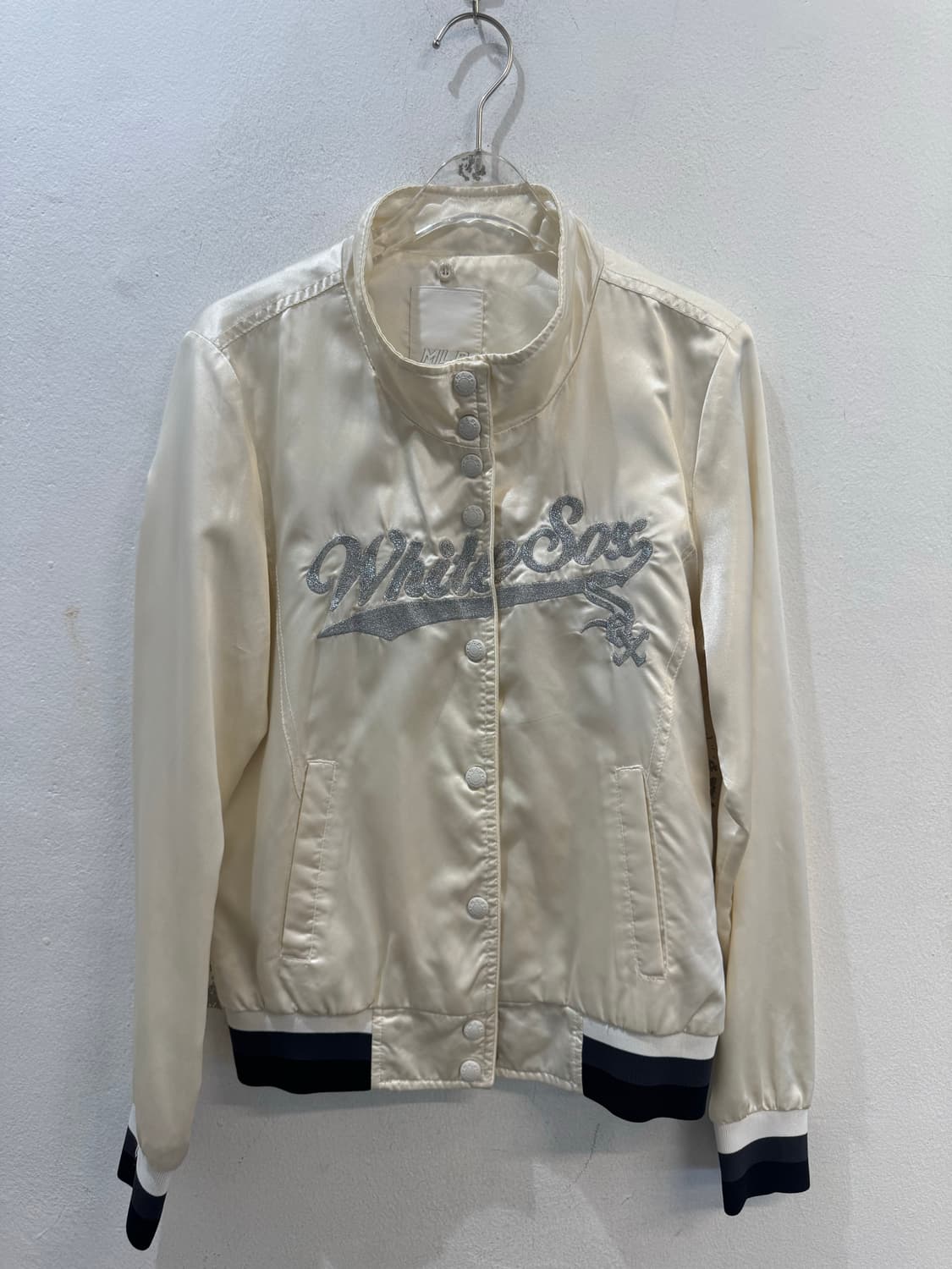MLB White Glossy Varsity Jacket 상품이미지1