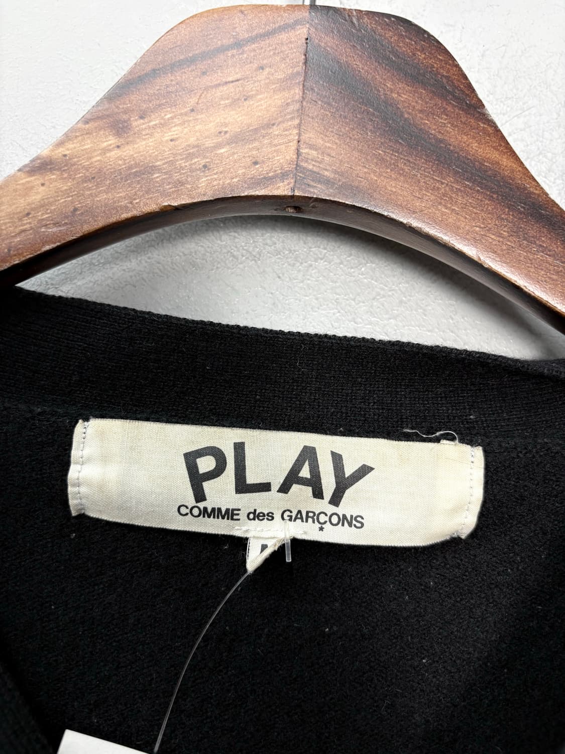 꼼데가르송 플레이 화이트 하트와펜 블랙 가디건 A3288 상품이미지6