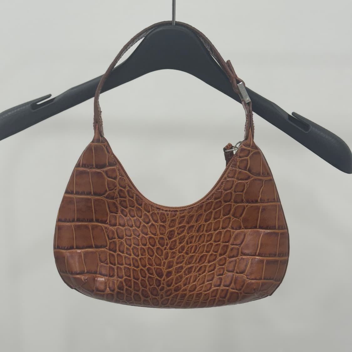 By far crocodile effect shoulder bag 상품이미지1
