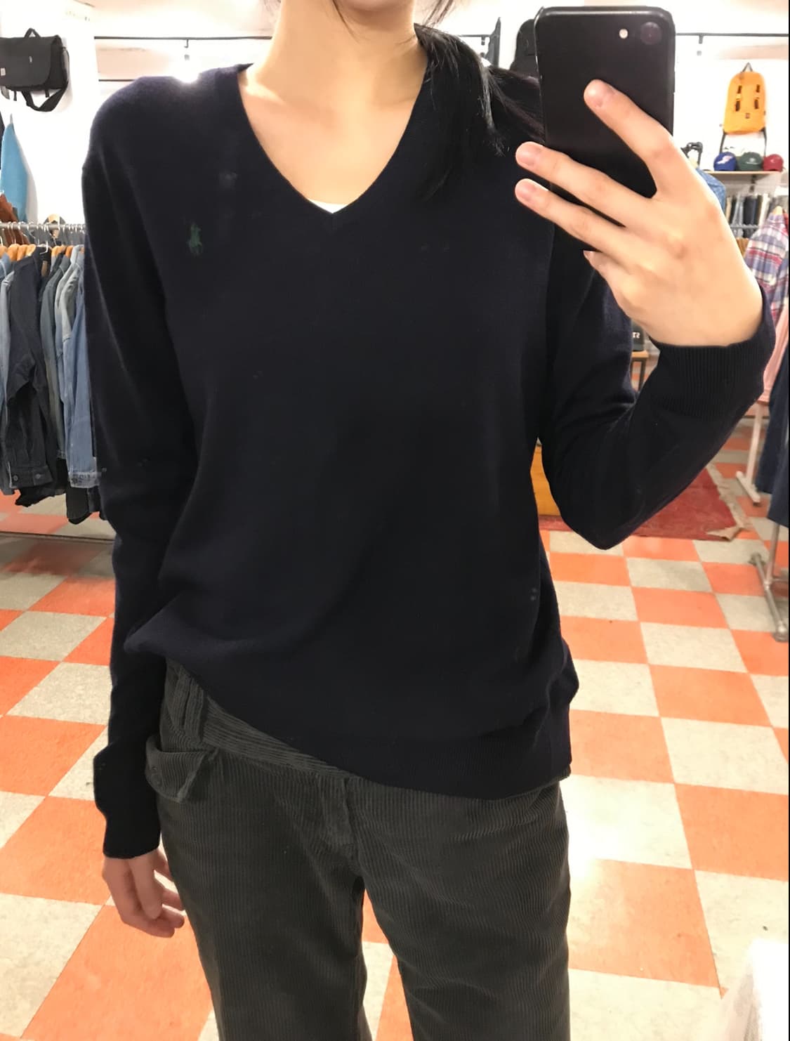 폴로 브이넥니트 상품이미지1