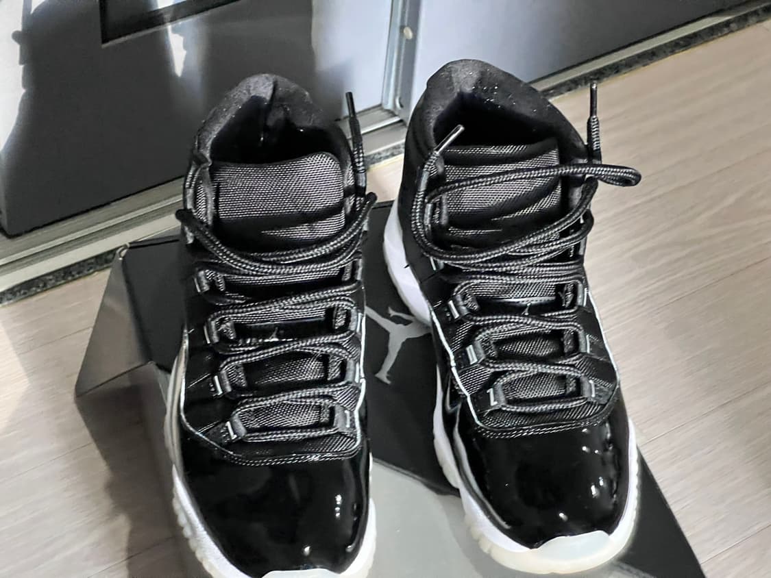 나이키 에어조던 11 레트로 주빌리 285 상품이미지2