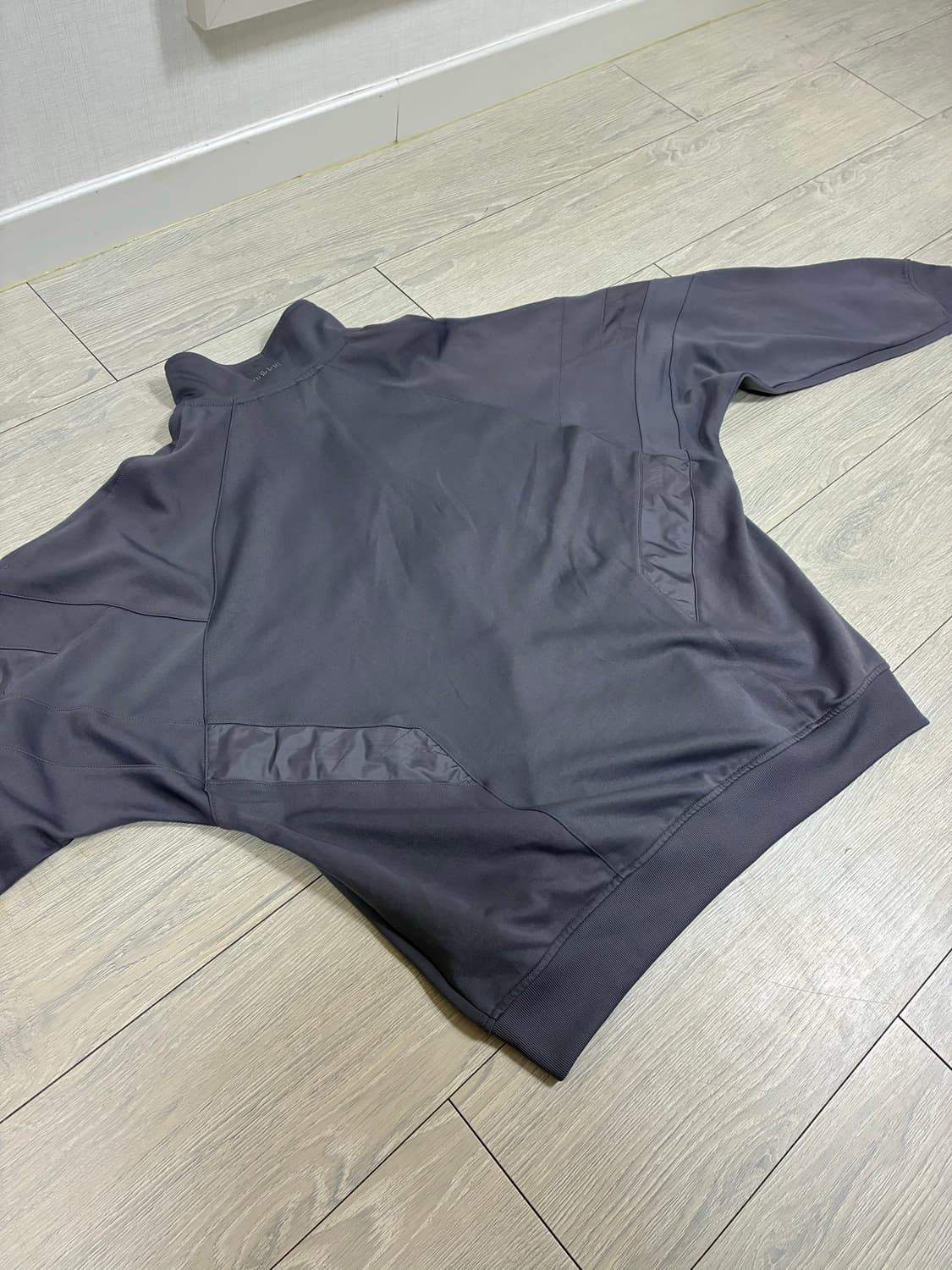 아디다스 리카이브 트랙탑 트레이스 그레이 상품이미지3