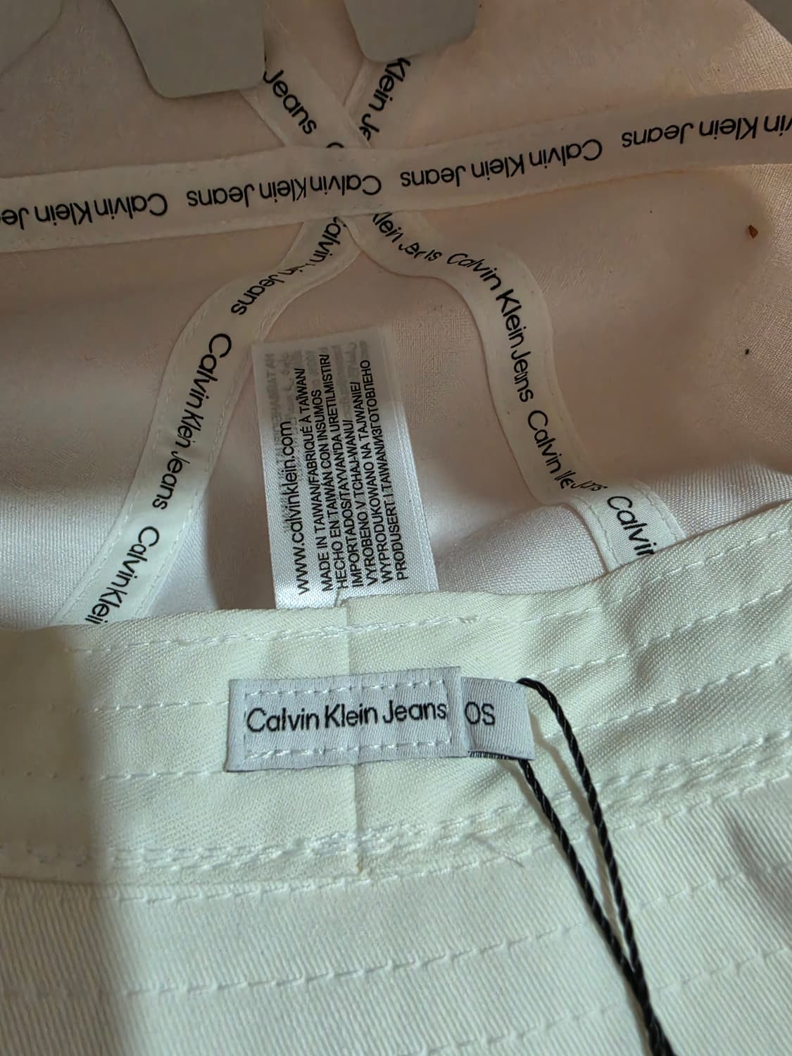 새상품)캘빈클라인 CK 로고 화이트 버킷햇 상품이미지4