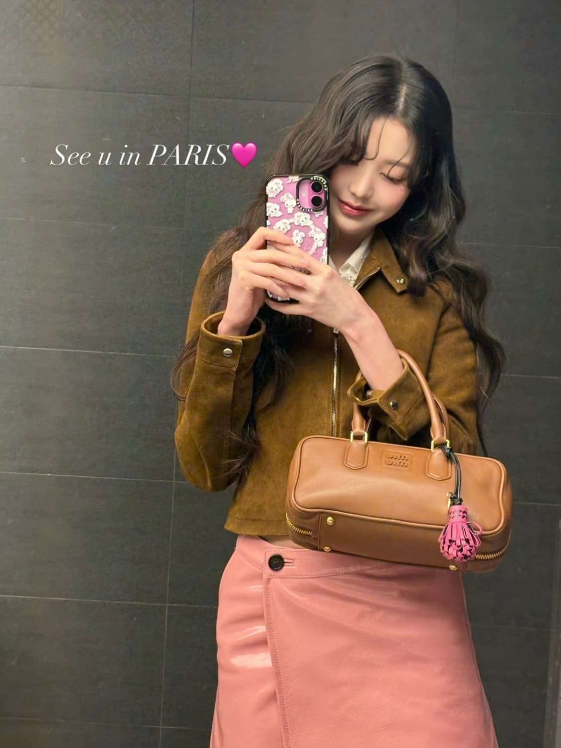 미우미우 레더 아르카디백 라지 꼬냑 수지 장원영 가방 상품이미지7