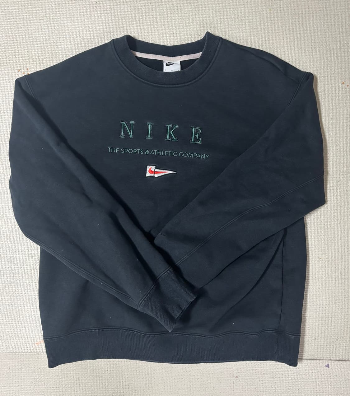 나이키 스우시 자수 맨투맨 상품이미지2