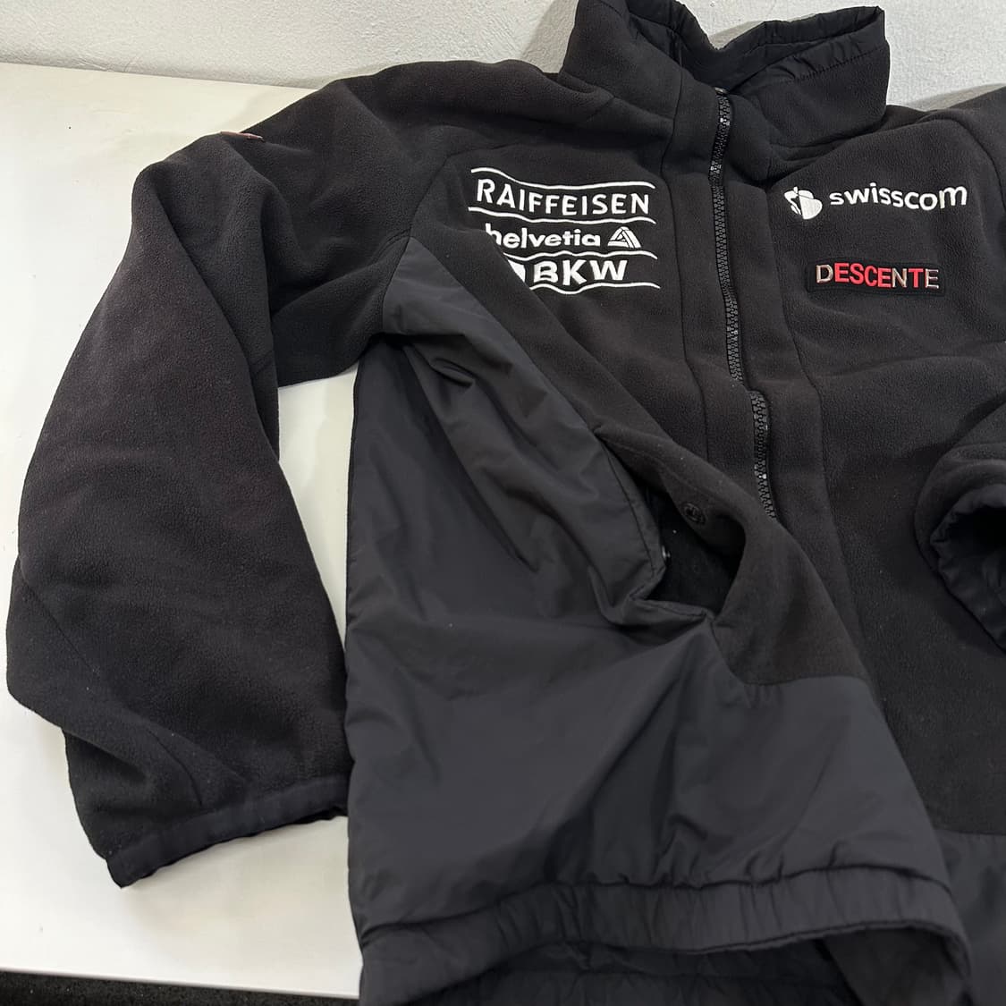 XL 105 데상트 블랙 가벼운누빔 스키플리스집업  상품이미지5