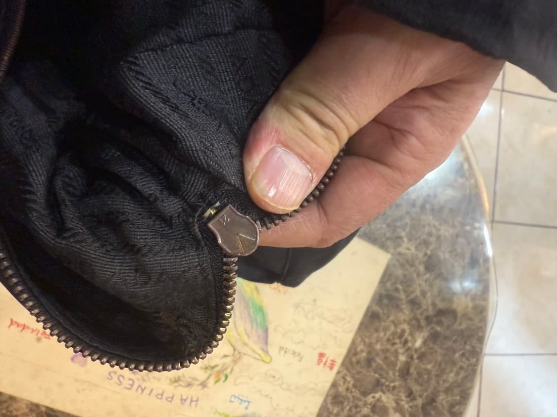 정품 프라다 나일론 퀄팅 체인 숄더백 팝니다 상품이미지10