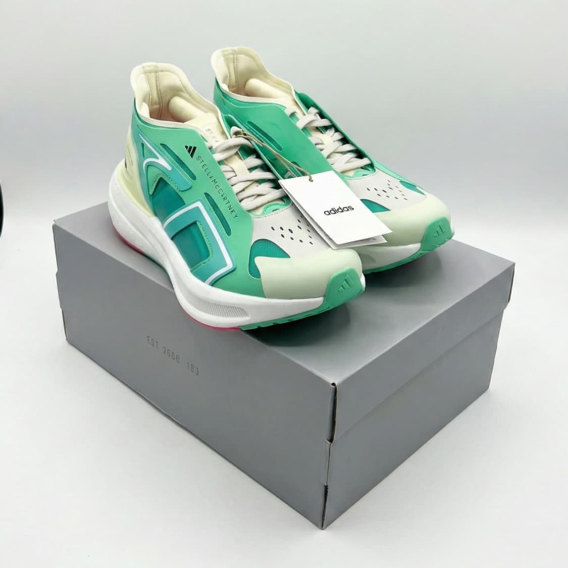 새상품 아디다스 울트라 부스트 5 스텔라맥카트니 민트 사이즈 245 상품이미지1