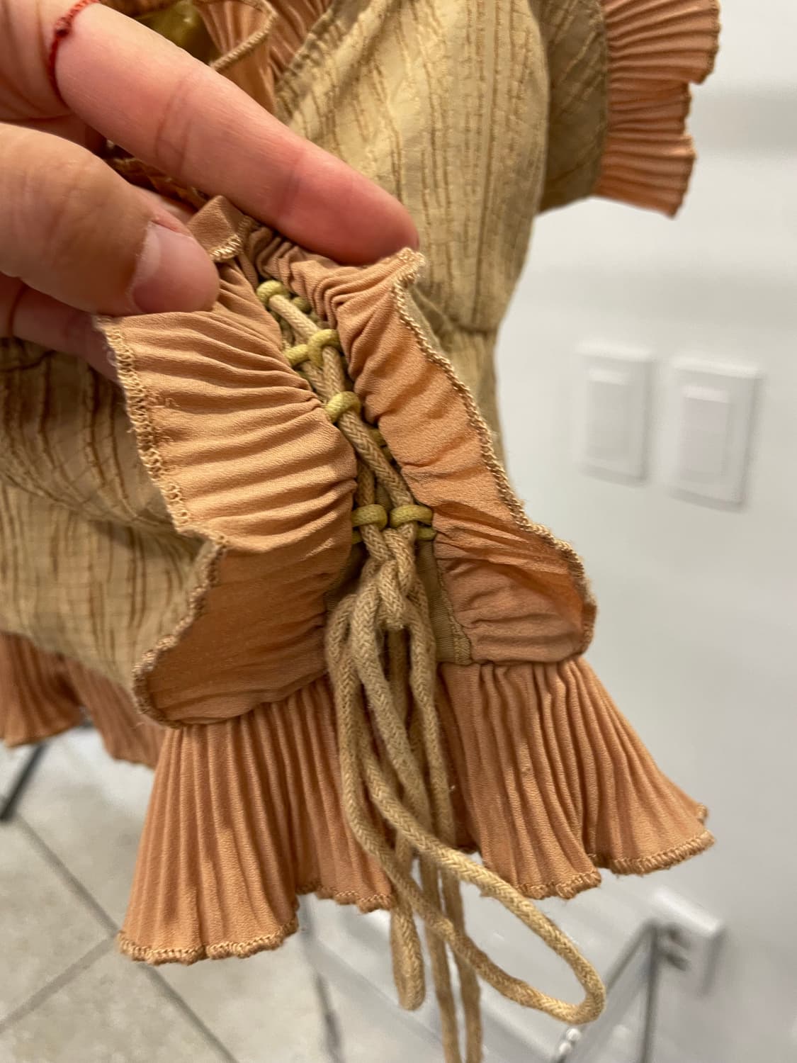 Archives string pleats sleeveless 상품이미지3