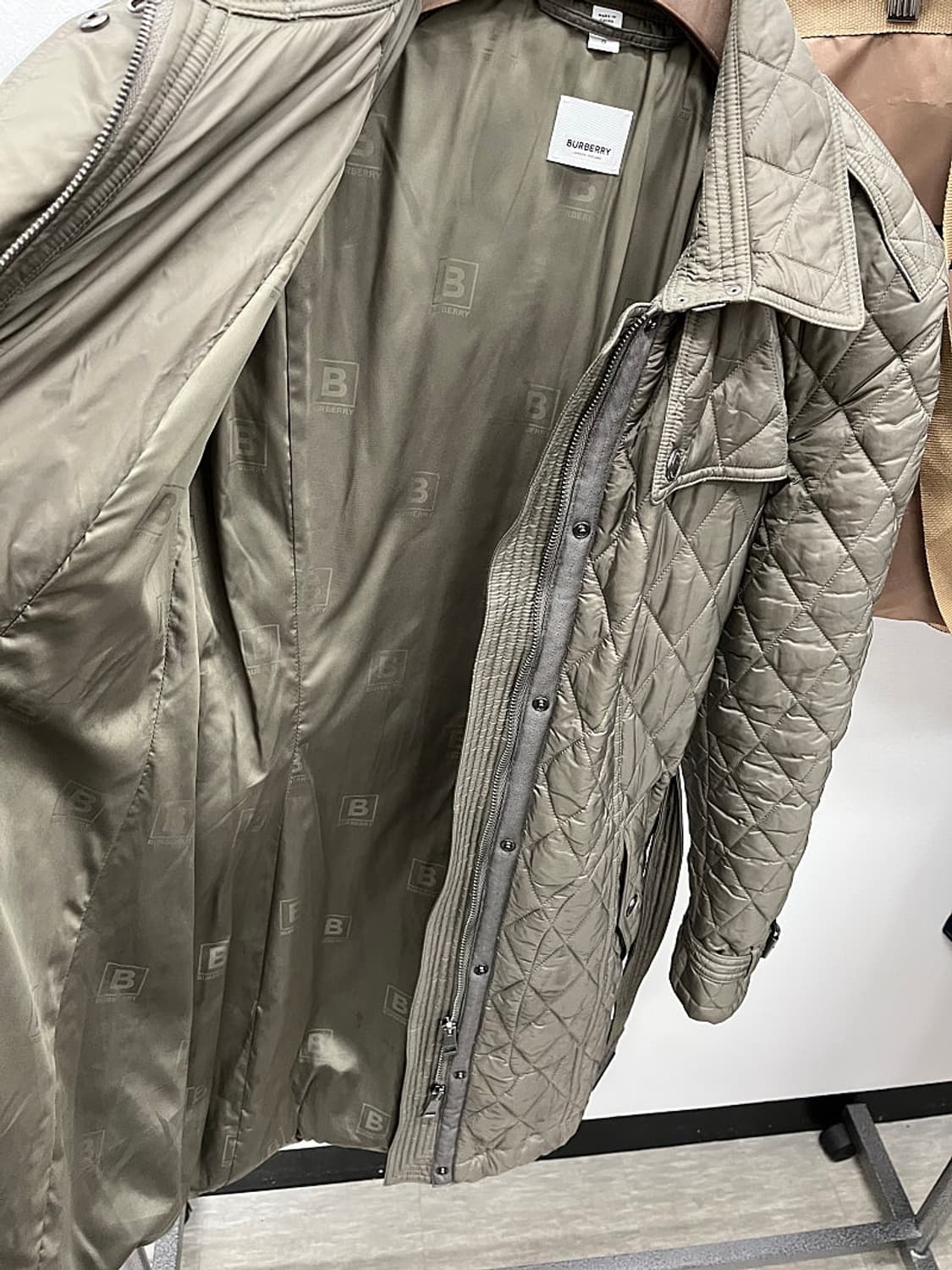 여) 버버리 신형 벨티드 퀼팅코트  상품이미지8