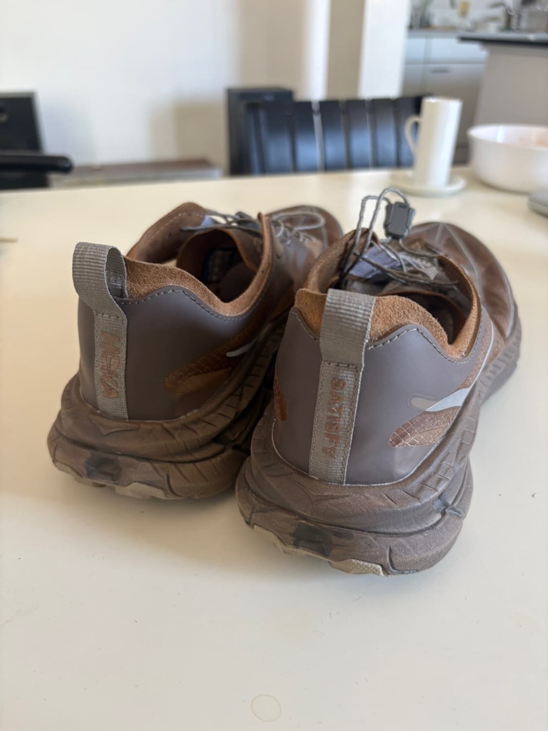 호카 x 새티스파이 마파테 스피드 4 라이트 러버  상품이미지8