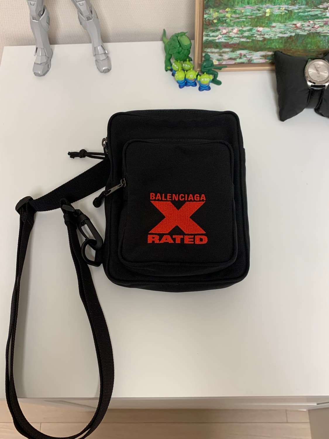 정품 발렌시아가 자수 크로스백  상품이미지1