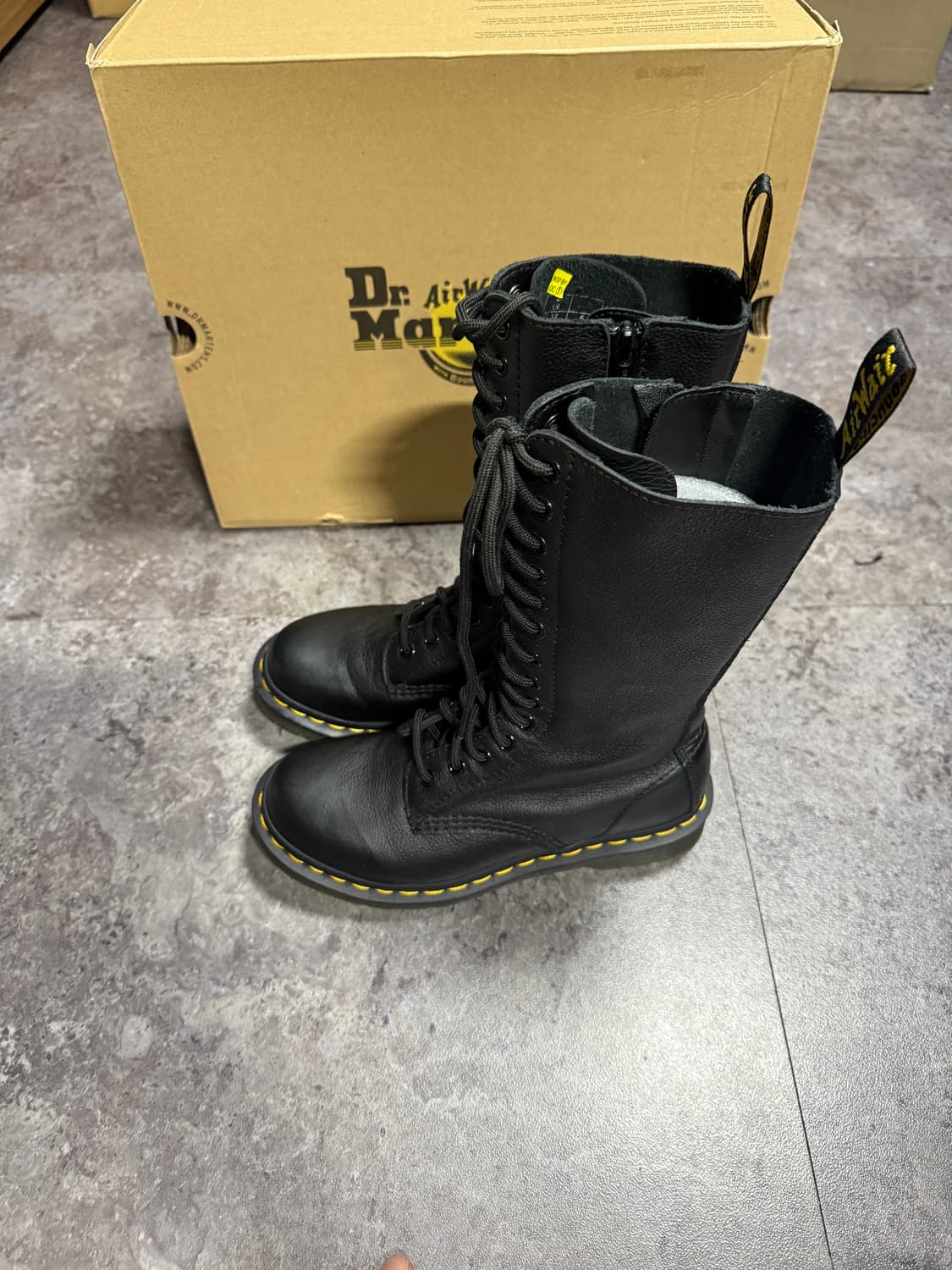 닥터마틴 버지니아 14홀 230 풀박스 새상품급 상품이미지3