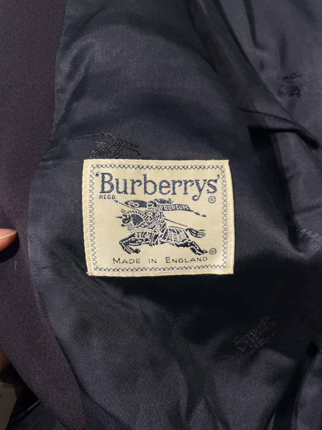 버버리 다크 네이비 크레스트 로고 금장 1B 블레이저 상품이미지7