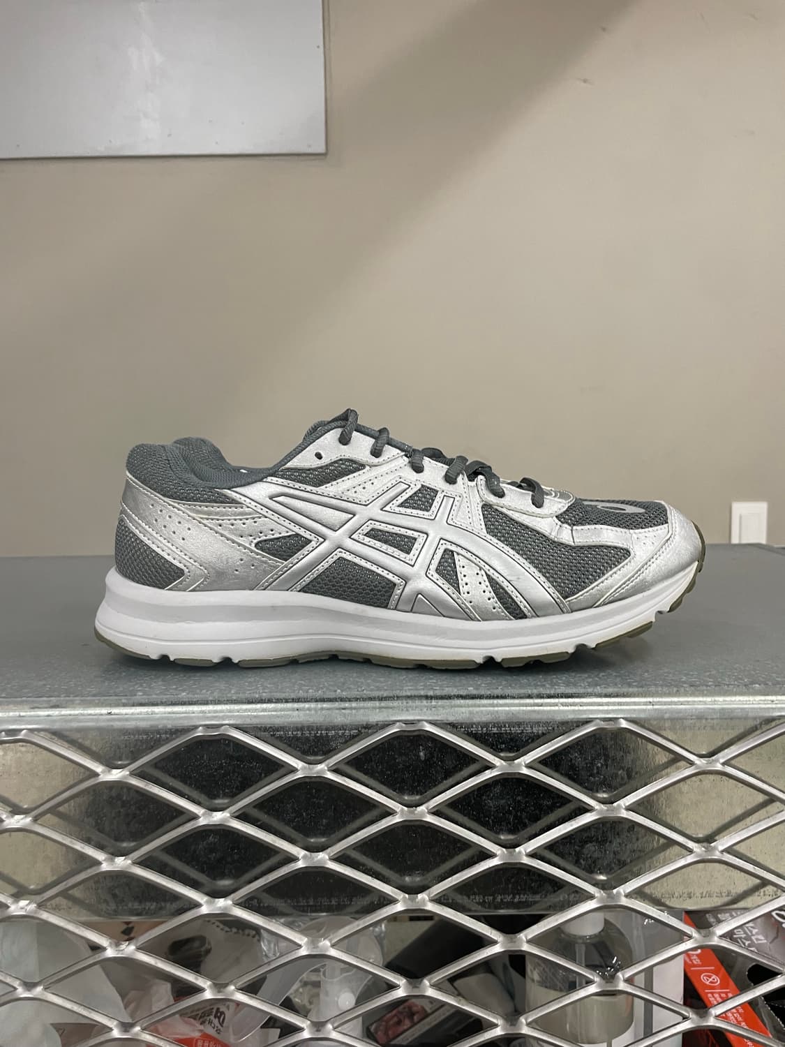 아식스 조그 100 S SMU 시트 락 퓨어 실버 275 상품이미지4