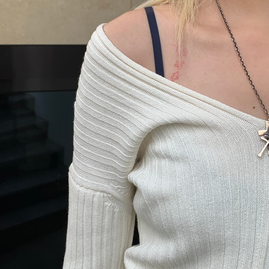 헬무트랭 언발란스컷 오프숄더 상품이미지5