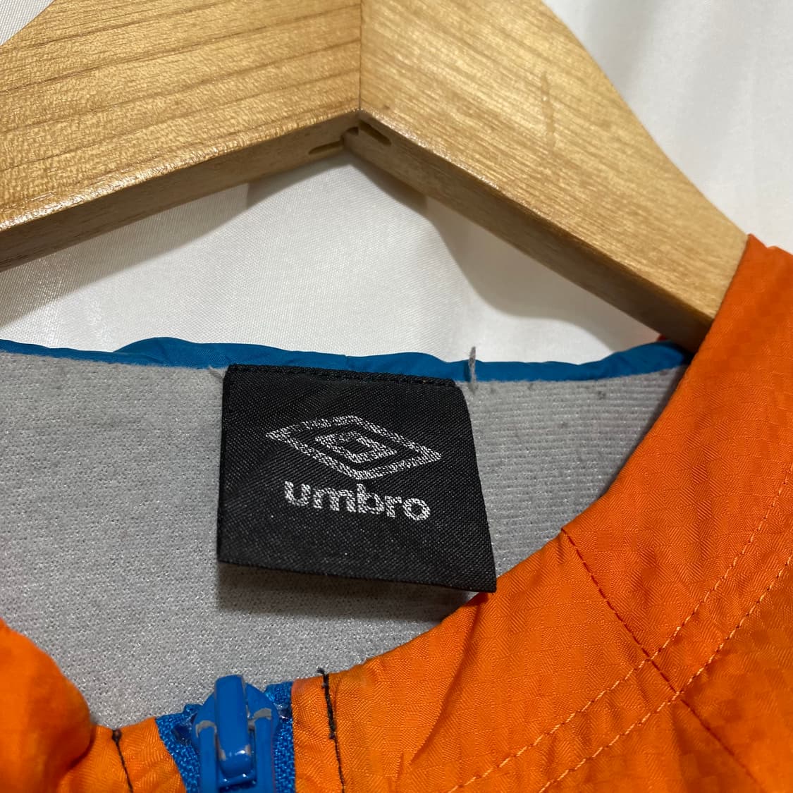 엄브로 윈드브레이커 상품이미지4