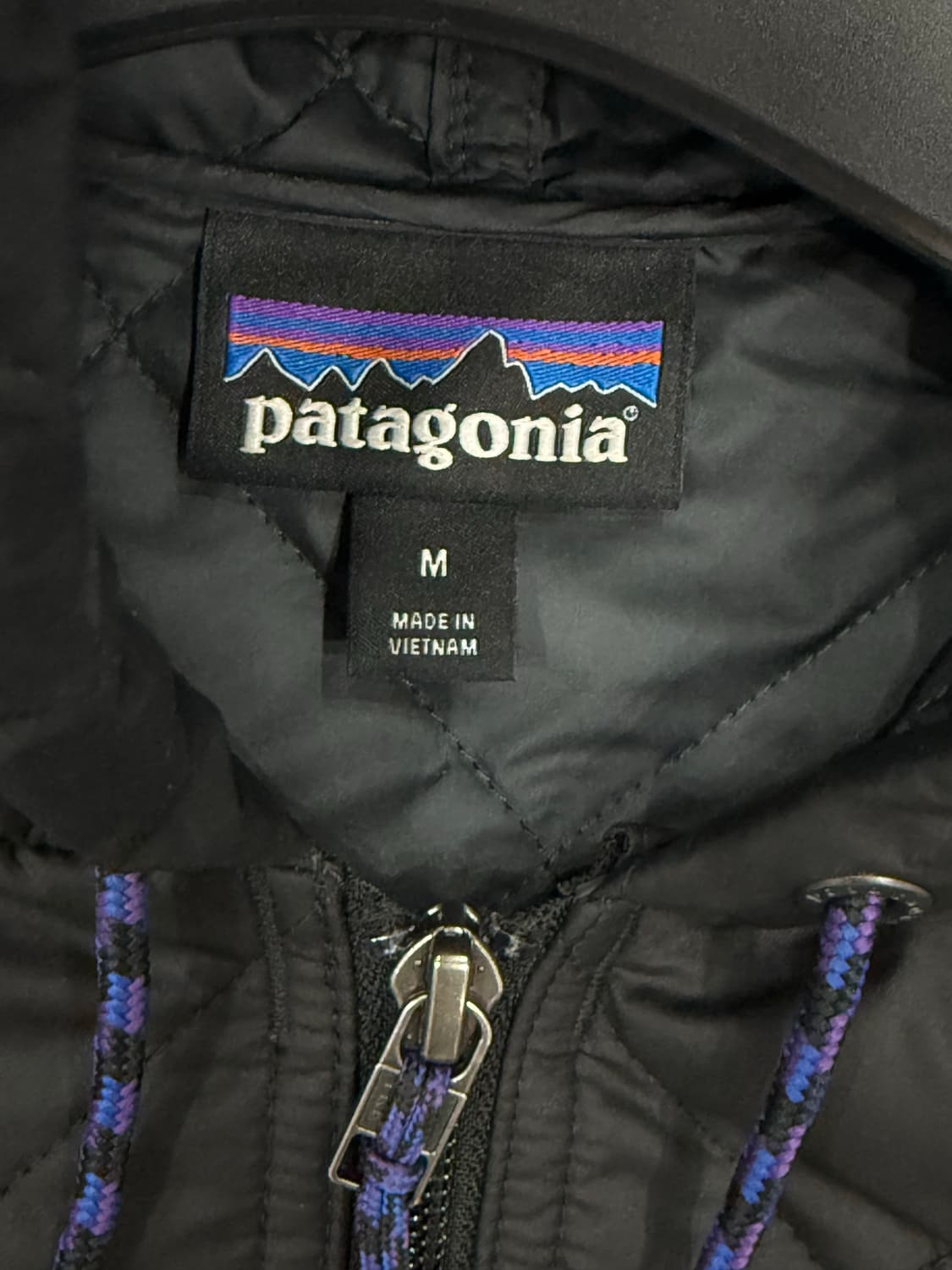 파타고니아 퀄티드 봄버 후드 M 상품이미지3