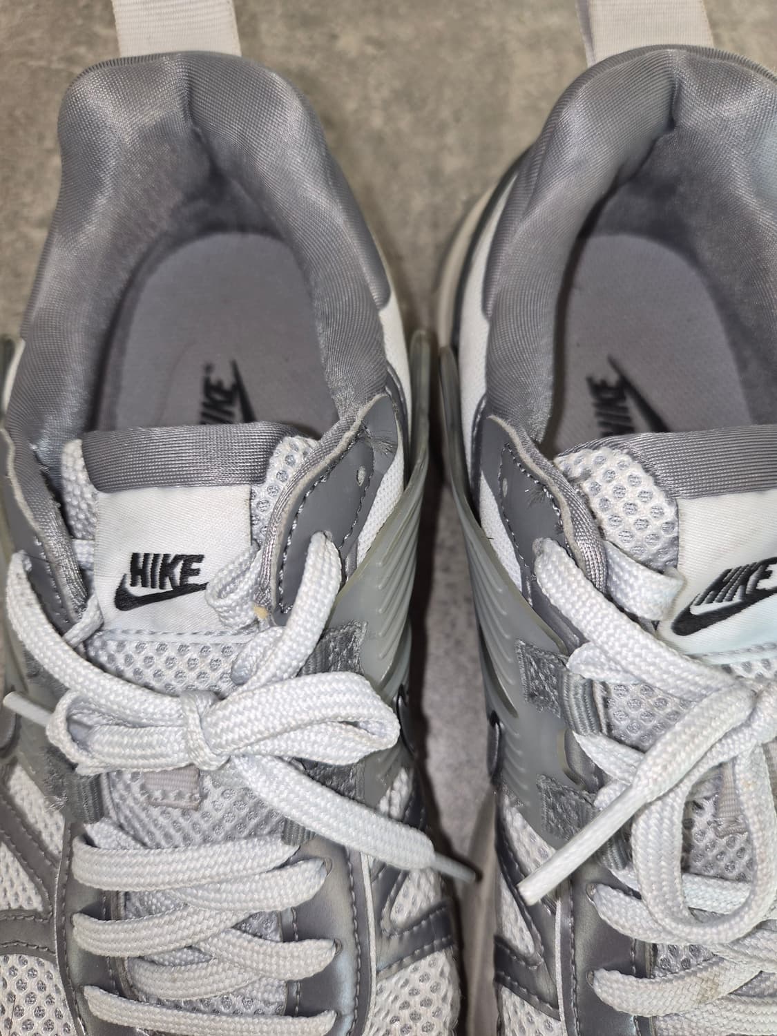 나이키 V2K 런 회색 운동화 상품이미지4