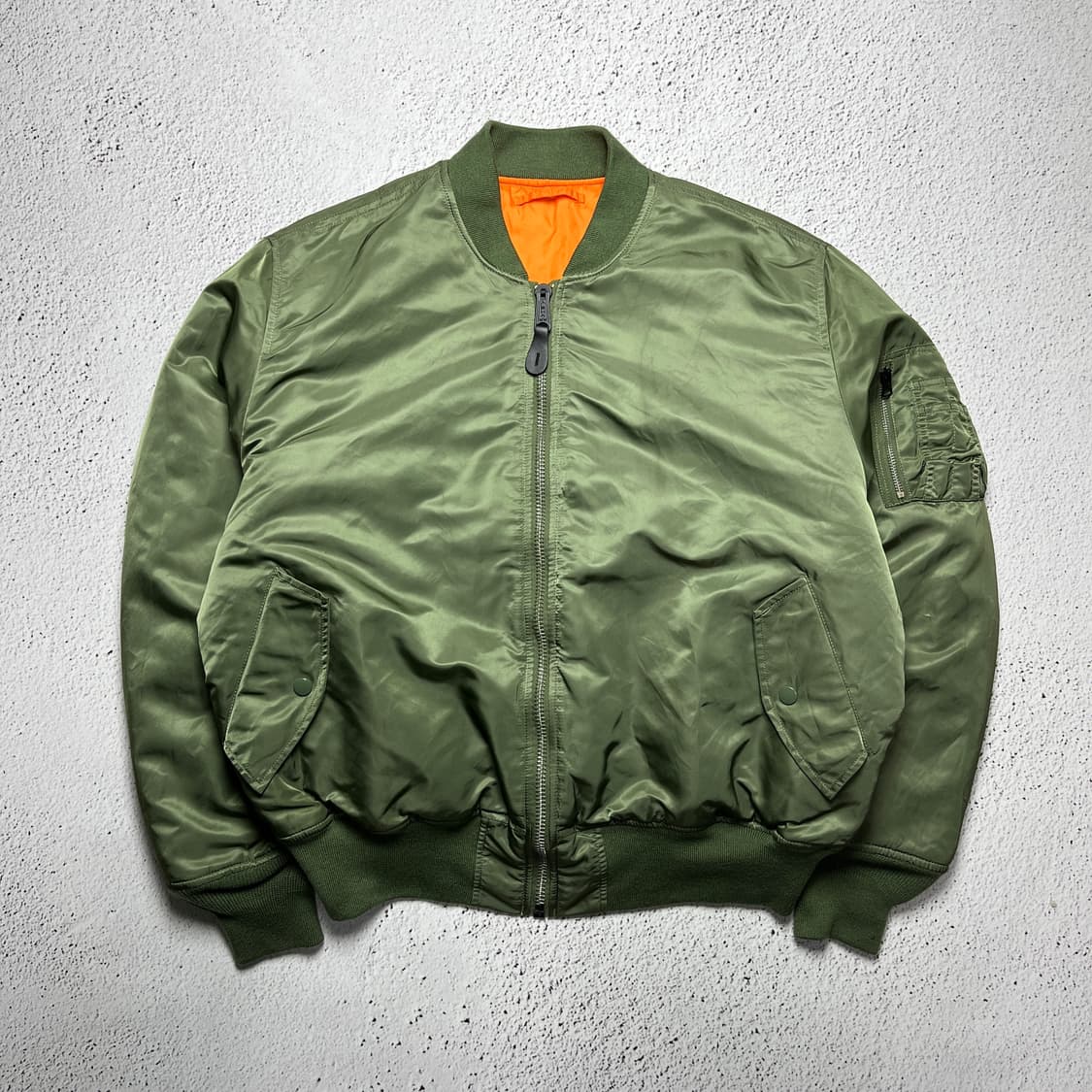 Alpha Industries MA-1 Flight Jacket 상품이미지2