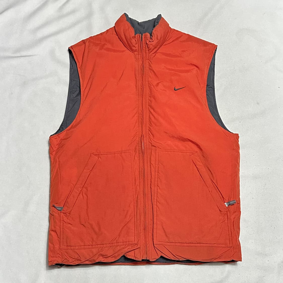 105 나이키 올드스쿨 리버시블 덕다운 패딩 조끼 상품이미지4