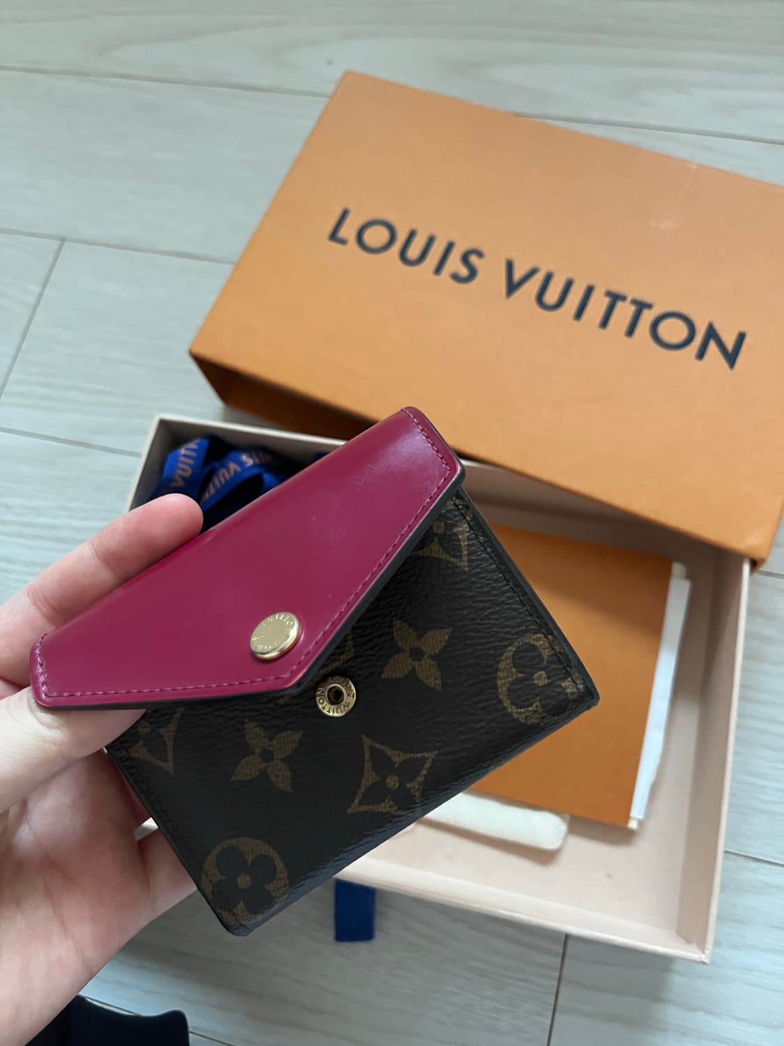 루이비통 모노그램 반지갑 푸시아 상품이미지1