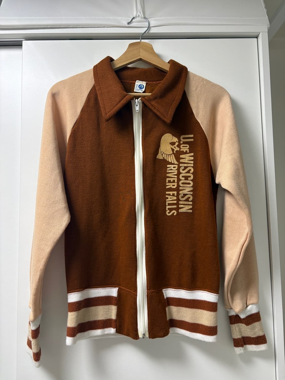 Artex U. OF WISCONSIN RIVER FALLS 집업 상품이미지1