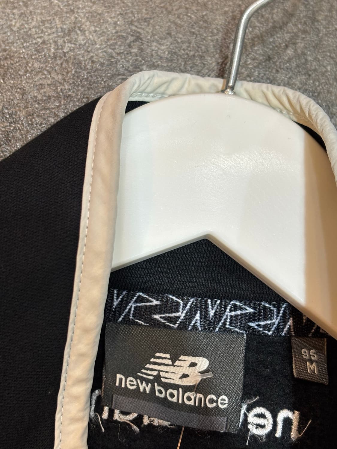 뉴발란스 하프집업 맨투맨 블랙 95 상품이미지5