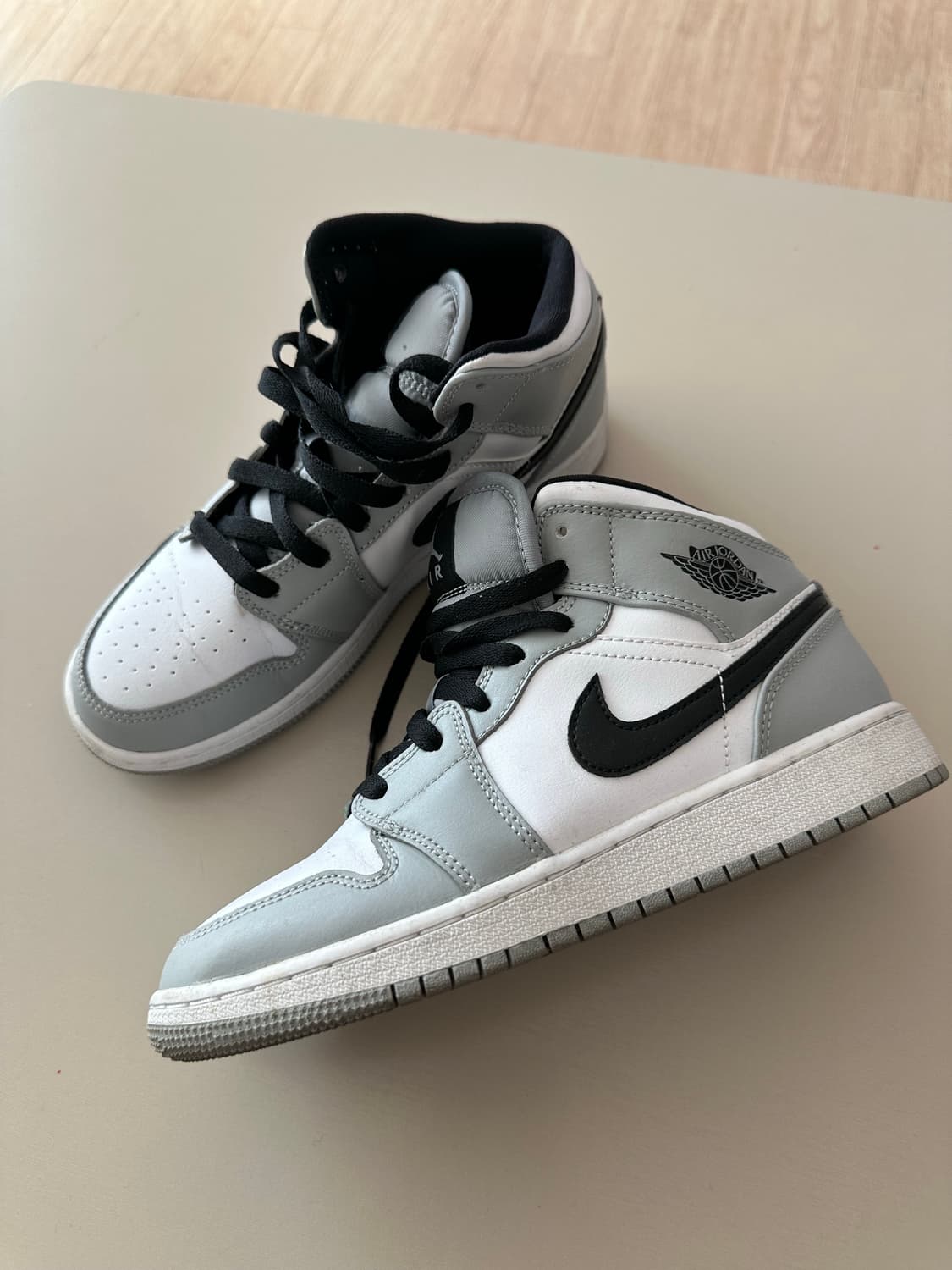 (235) GS 조던 1 미드 라이트 스모크 그레이 상품이미지1